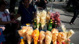 Mexico City passes ban on plastic bags, utensils