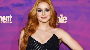 Ariel Winter flaunts pink hair, miniskirt in new pic: 'Served you up some cotton candy'