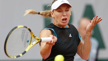 Caroline Wozniacki makes quick French Open exit in stunning upset