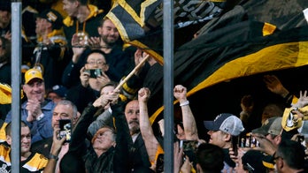 Bill Belichick gets Bruins crowd fired up at Game 2 of Stanley Cup Final