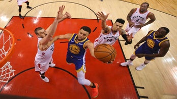 Raptors fan sets off 3 a.m. fireworks outside Warriors hotel prior to Game 1
