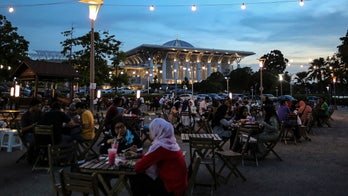 Malaysian officials to pose as waiters, cooks to catch Muslims not fasting during Ramadan