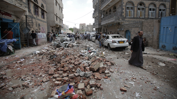 Thousands of Americans remain stranded in Yemen amid growing humanitarian crisis