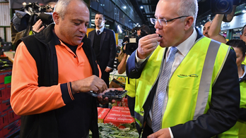 Political hero's death overshadows Australian campaign