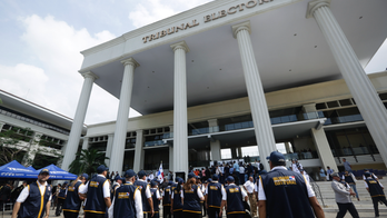 Panamanian choose president amid slowing growth, corruption