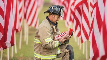 North Carolina firefighter honors newborn daughter, fallen heroes in touching Memorial Day photo shoot