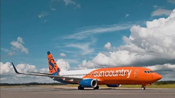 Plane carrying dozens of veterans on 'Honor Flight' to DC struck by lightning