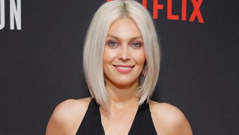 Allison Mack invited 'Smallville' co-star to NXIVM sex cult meetings: report