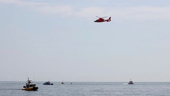 No sign of pilot who crashed in small plane off New Jersey