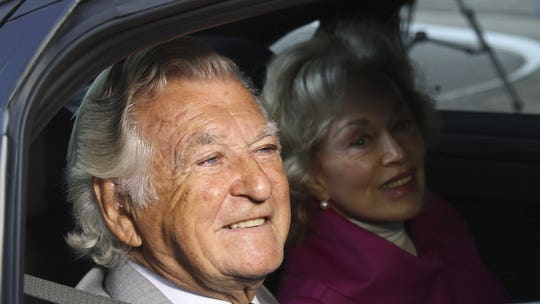 Bob Hawke, beloved ex-Australian prime minister, world record-holding drinker, dies age 89