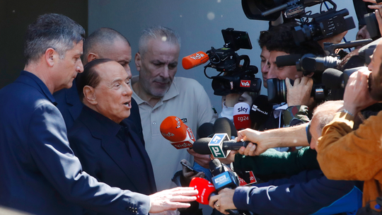 Berlusconi leaves Italian hospital, to campaign for EU vote