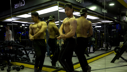 During Ramadan, late-night gyms boom in the Gaza Strip