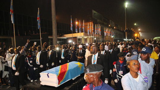 Congolese paying tribute to late opposition leader