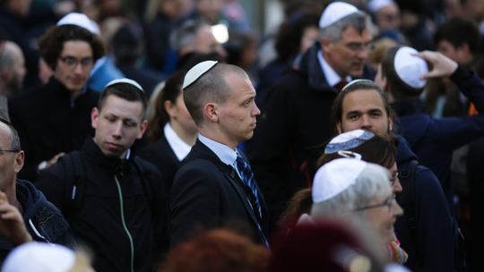 Germany commits to ensuring security for Jews with skullcaps