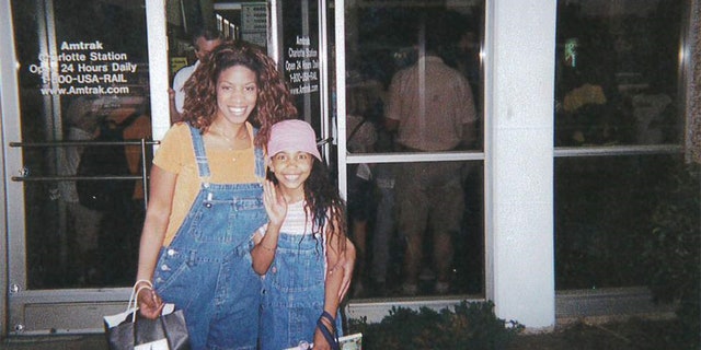 Cheslie Kryst with her mom.