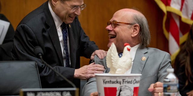 Download Democratic Rep. Steve Cohen eats KFC to mock AG William ...