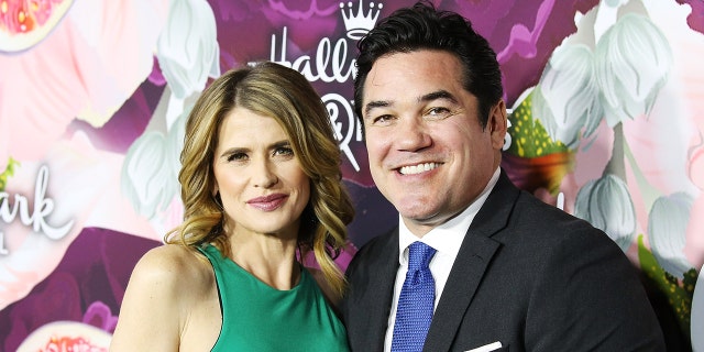Actors Kristy Swanson and Dean Cain.