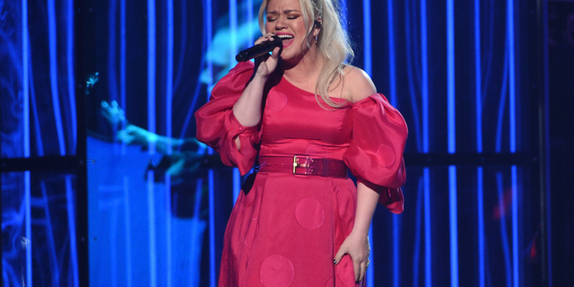 Kelly Clarkson hosted and performed at the Billboard Music Awards on Wednesday, May 1, 2019. Just hours after the show, she had her appendix removed. (Photo by Chris Pizzello/Invision/AP)