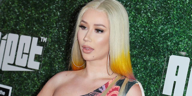 Iggy Azalea says she's a single mother after welcoming her son Onyx.