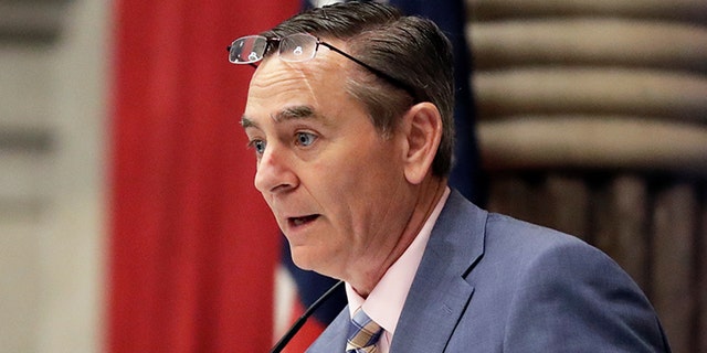 DOSSIER - In this archival photo from May 1, 2019, House Speaker Glen Casada, R-Franklin, stands at the microphone at a plenary session in Nashville, Tennessee. a vote of censure from his Republican caucus in a scandal over explicit SMS. (AP Photo / Mark Humphrey, file)