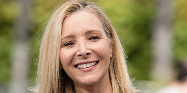 Lisa Kudrow visits "Extra" at Universal Studios Hollywood on April 09, 2019 in Universal City, California.