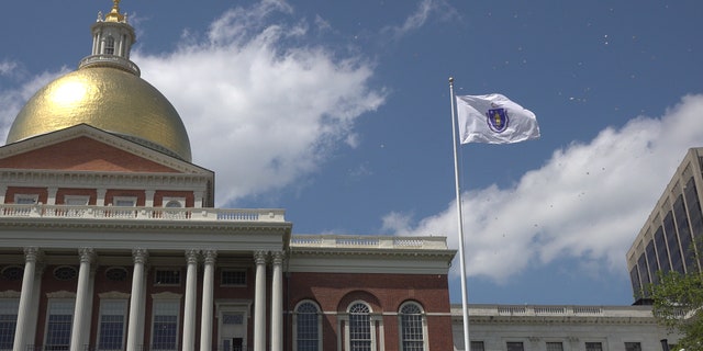 Cambridge Removes Offensive Massachusetts Flag From City Hall As Calls Grow To Replace It Fox News