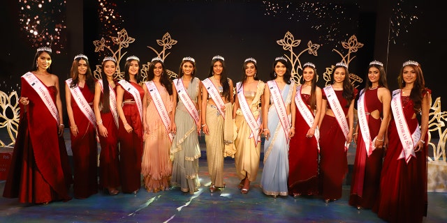 The Miss India pageant has come under fire for lacking diversity after a newspaper released headshots of the 30 finalists that looked identical identical.<br data-cke-eol="1">