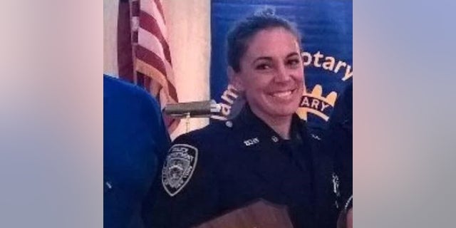 New York City police officer Valerie Cincinelli is accused of trying to have her estranged husband killed. 