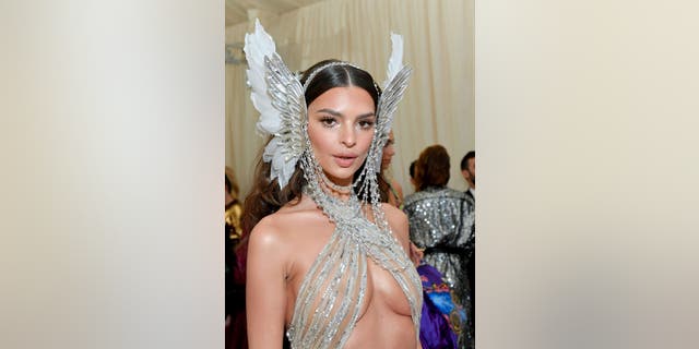 NEW YORK, NEW YORK - MAY 06: Emily Ratajkowski attends The 2019 Met Gala Celebrating Camp: Notes on Fashion at Metropolitan Museum of Art on May 06, 2019 in New York City. (Photo by Mike Coppola/MG19/Getty Images for The Met Museum/Vogue )