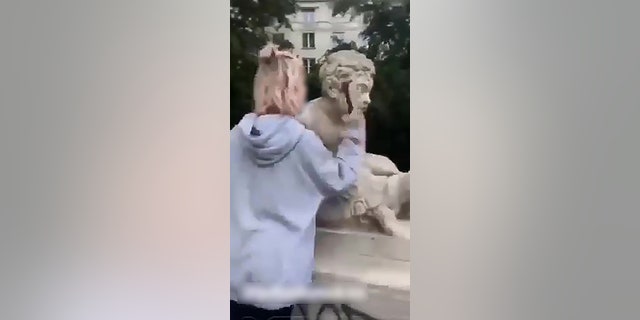 According to Metro, Slonska and her pal pulled off the stunt in search of social media fame. Slonska currently has more than 6,000 followers on Instagram.