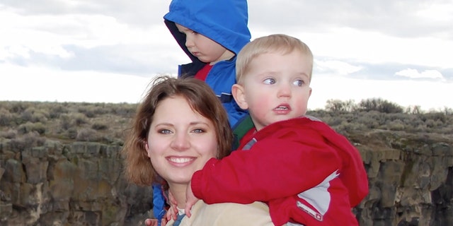 Susan Cox Powell and her children. — Oxygen