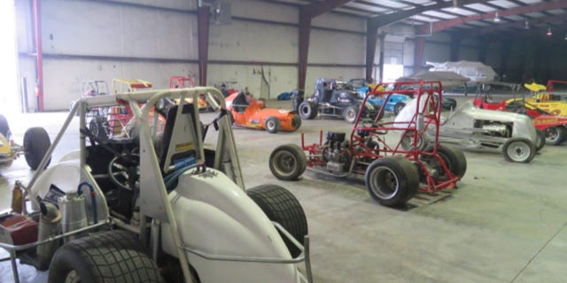 Many of Begg's midgets were veterans of the Midwest racing circuit.