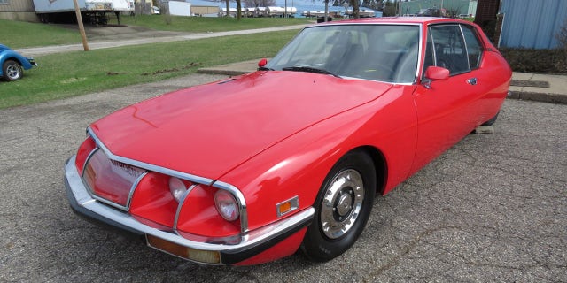 The uniquely styled Citroen Type SB SM is powered by a Maserati V6 and rides on a hydro-pneumatic suspension.