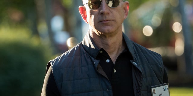 SUN VALLEY, ID - JULY 13: Jeff Bezos, chief executive officer of Amazon, arrives for the third day of the annual Allen & Company Sun Valley Conference, July 13, 2017 in Sun Valley, Idaho. (Photo by Drew Angerer/Getty Images)