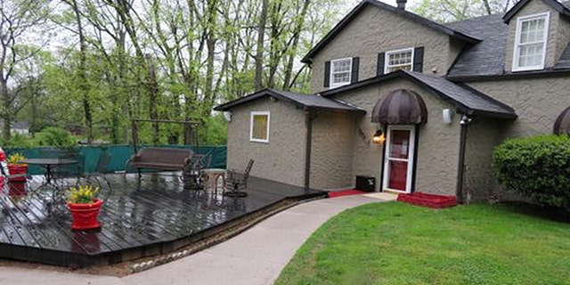 A quick 20 minute drive to downtown Nashville, Shutts told the Tennessean that the home’s paved driveway can hold up to eight tour buses, too.