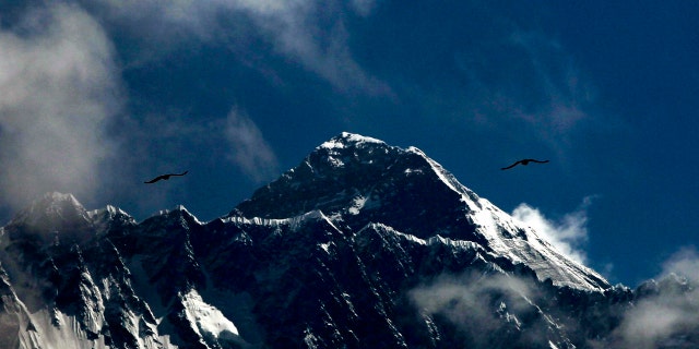Seasoned mountaineers say the Nepal government's failure to limit the number of climbers on Mount Everest has resulted in dangerous overcrowding and a greater number of deaths.