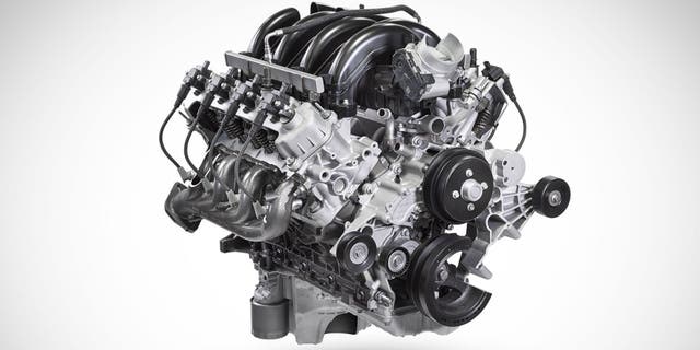 The Godzilla V8 features a pushrod design.
