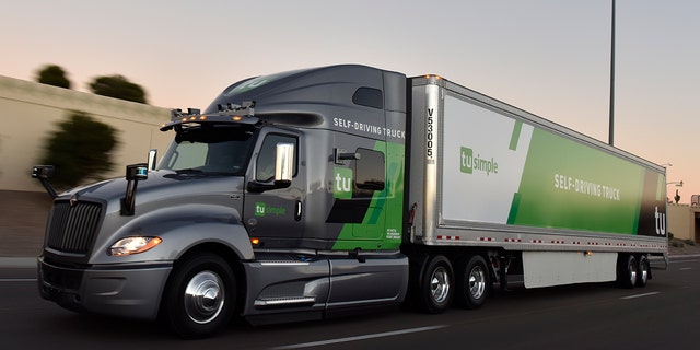 US Postal Service Begins Testing Self-Driving Trucks US Postal Service Begins Testing Self-Driving Trucks