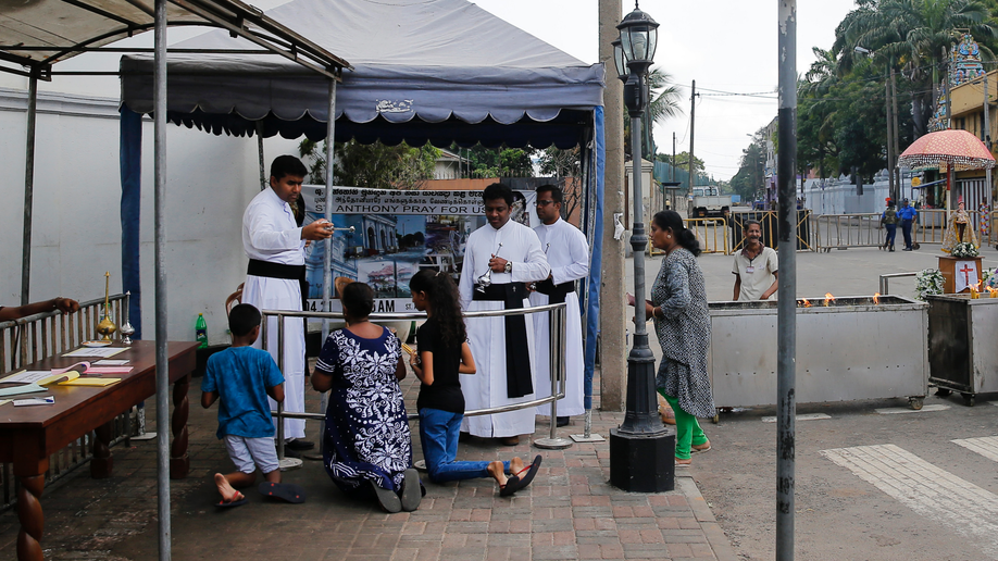 Sri Lanka Catholics hold 1st Sunday Mass since attacks