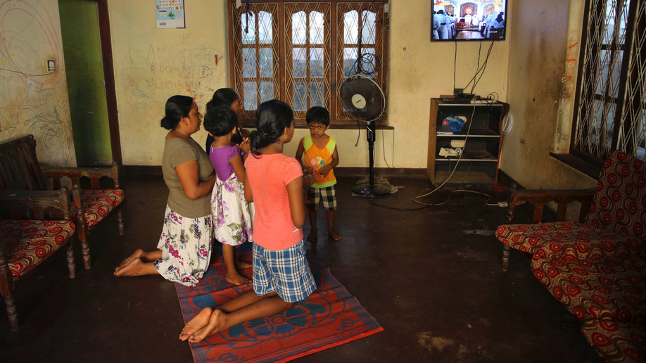 Sri Lanka Catholics hold 1st Sunday Mass since attacks