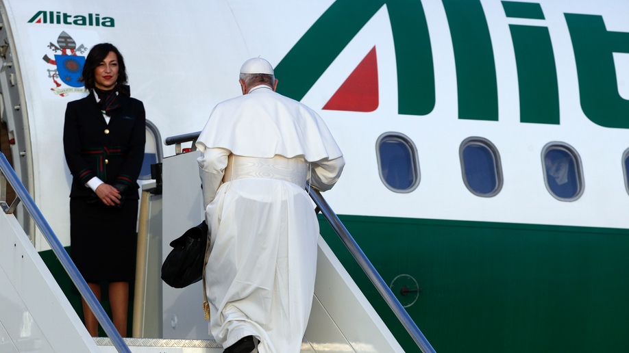 Pope celebrates communion for Bulgarian children