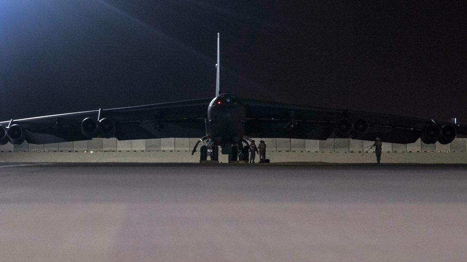 US B-52 Strategic Bombers Land in Qatar