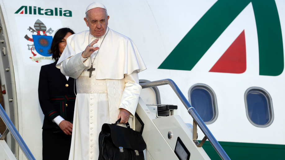 Pope tells Bulgaria to take in migrants