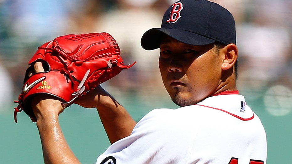 Daisuke Matsuzaka sustains freak injury during spring training - The Boston  Globe