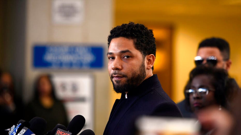 Jussie Smollett 审判: Court 'working with media' on how to 'fit in courtroom'