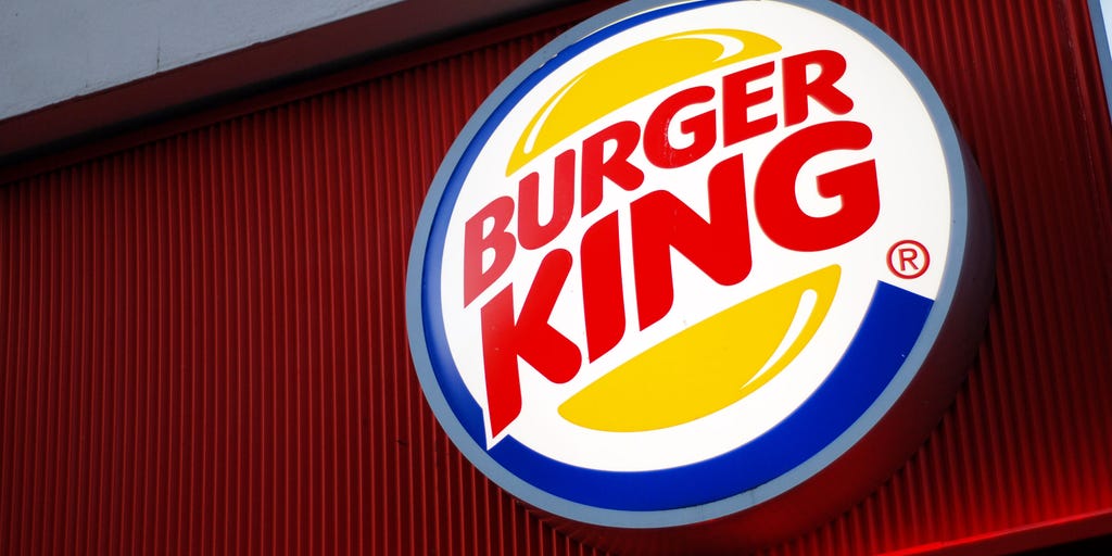 Burger King employee filmed mopping table tops after cleaning the floors