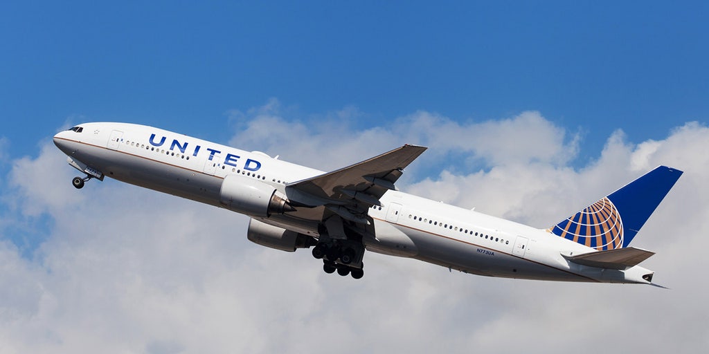 United Airlines flight diverted after engine was filmed spewing