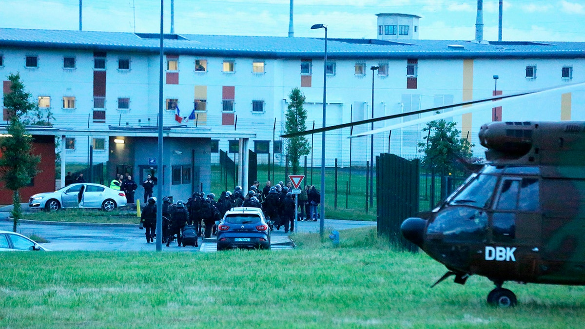 Le RAID a ete depeche a la Prison de Conde sur Sarthe Conde sur Sarthe le 11/06/2019. French police officers of the RAID arrive at the penitentiary center of Alencon, in Conde-sur-Sarthe, northwestern France, as a hostage-taking is underway late on June 11, 2019.