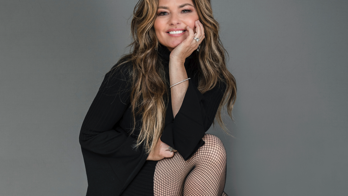 Shania Twain poses for a portrait at her Manhattan hotel, Friday, June 14, 2019, in New York