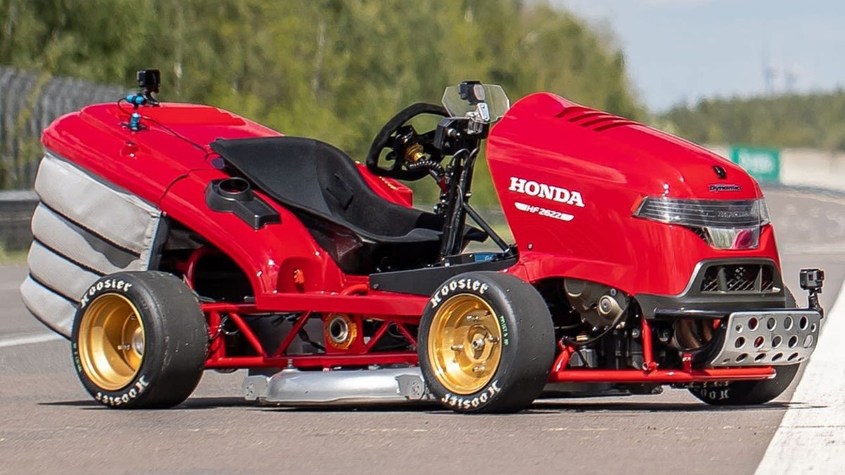 Honda lawnmower reaches 100 mph in 6 seconds for world record